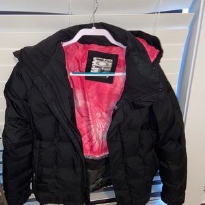 Thick ski coat, with thumb holes